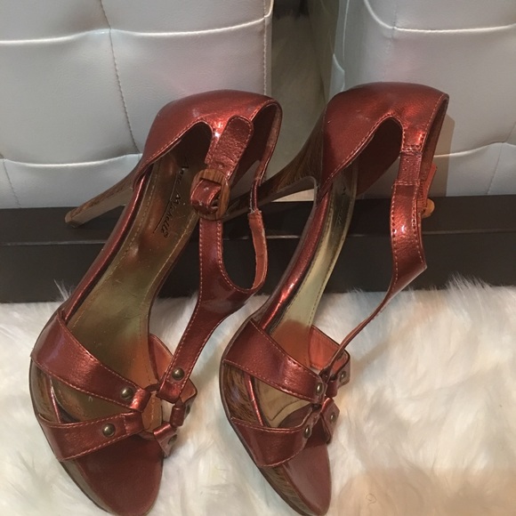 Heels - Picture 2 of 3